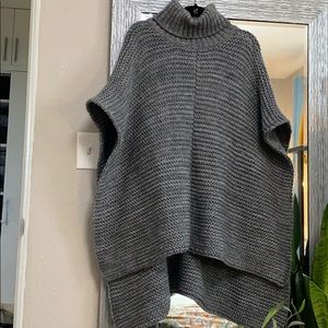 UGG Gray knit acrylic/wool poncho